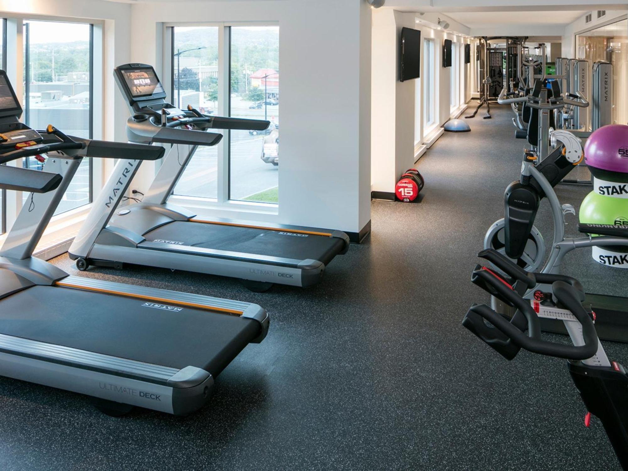 Otl Gouverneur 셔브룩 외부 사진 The gym at the hotel