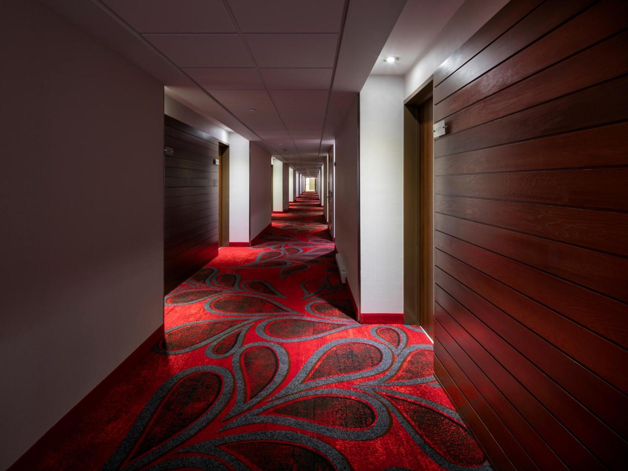 Otl Gouverneur 셔브룩 외부 사진 A corridor at the hotel
